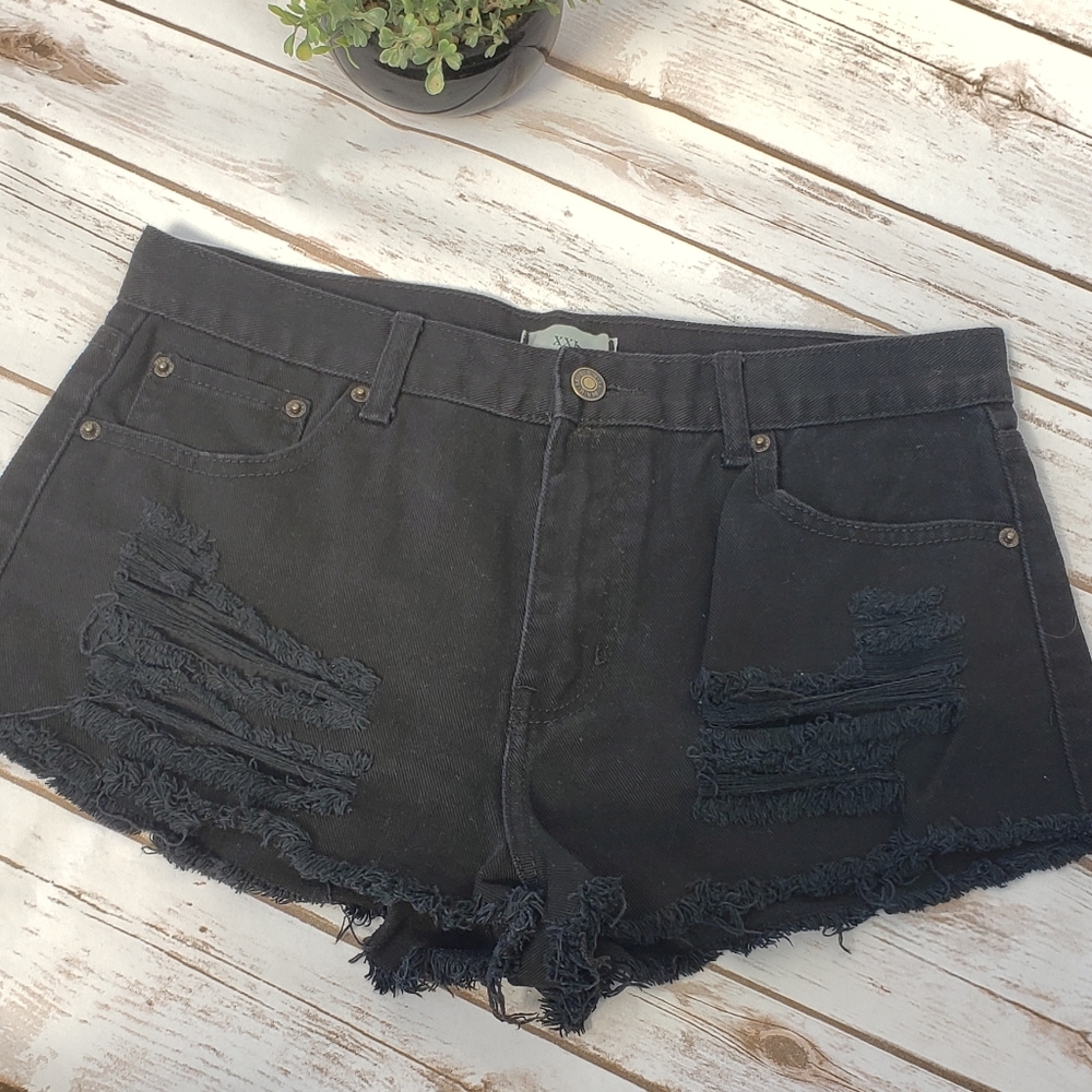 XXI black shorts